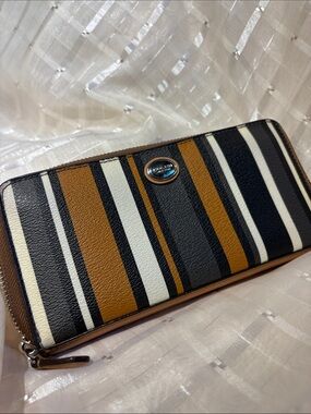 Coach Vintage Peyton Multi-Stripe Accordion Zip Wallet F51751